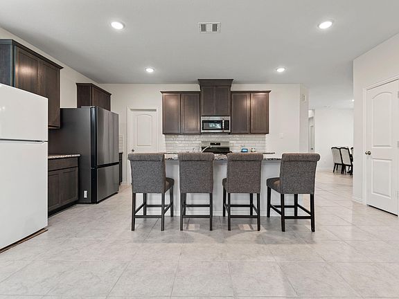 4th image of 107 Violet Carson Ct