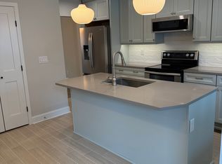 958 Myrtle Ct, Mount Pleasant, SC 29464