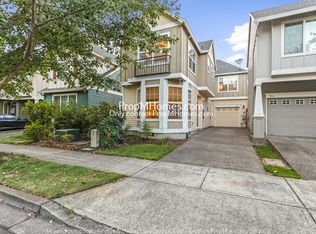919 SE Portlandia Ave, Hillsboro, OR 97123