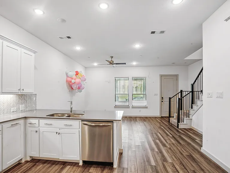 6441 Iron Horse Blvd — Photo 7