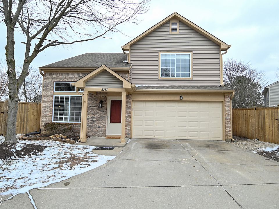 1st image of 2285 Grand Fir Dr