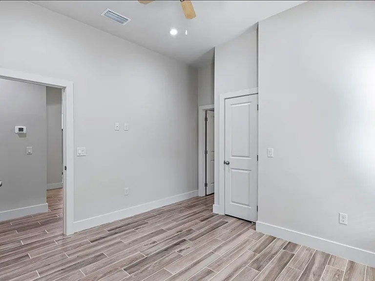 16 Justin Ct — Photo 5