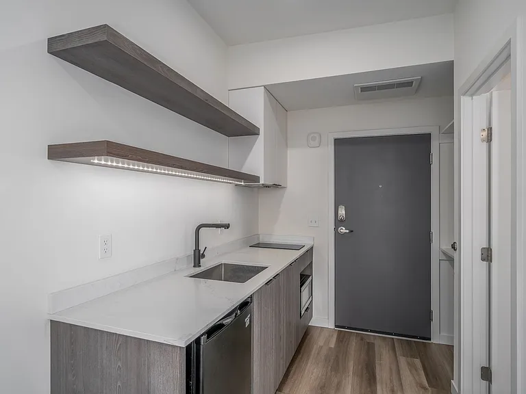 Greta Apartments | Private Kitchen Studio near UW — Photo 21
