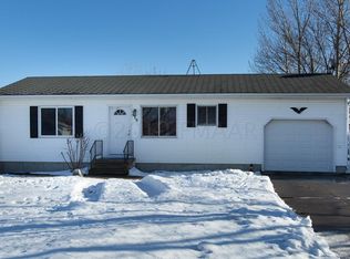 418 4th St E, Horace, ND 58047