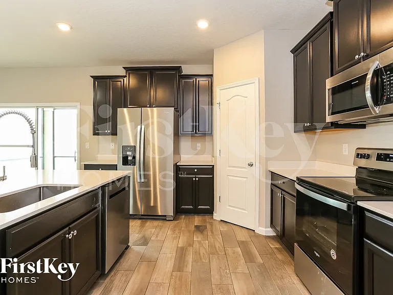 1300 Kendall Dr — Photo 7