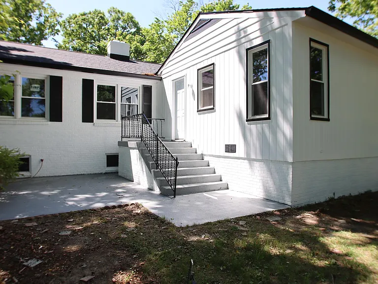 2608 Holly Dr — Photo 5