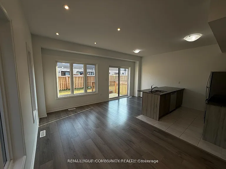 141 Turnberry Ln — Photo 9
