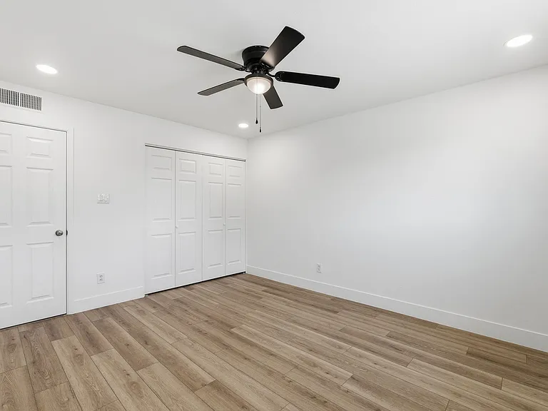 209 E Cairo Dr — Photo 19