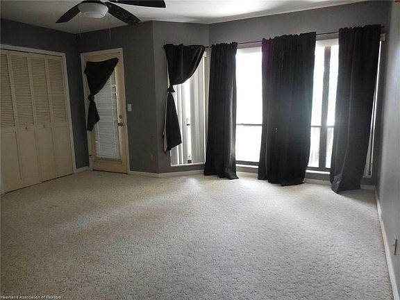 3rd image of 1561 Lakeview Dr Unit 951