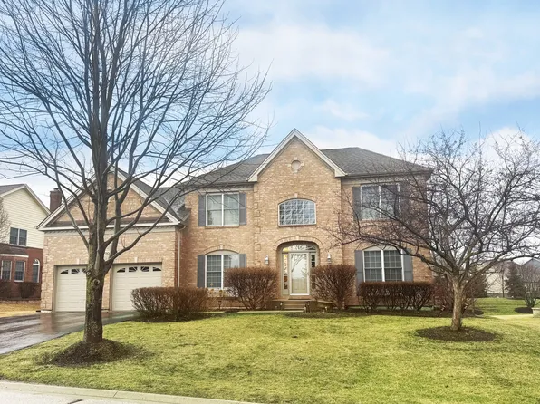 70 Tournament Dr S, Hawthorn Woods, IL 60047