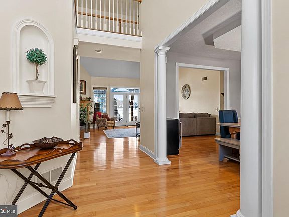 4th image of 4010 Glenfinnan Pl