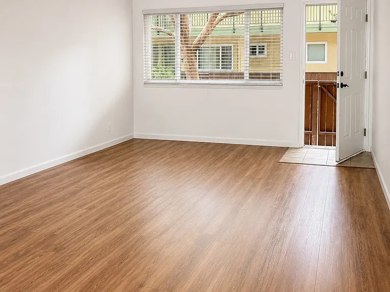 Wellsbury Apartment Homes — Photo 32