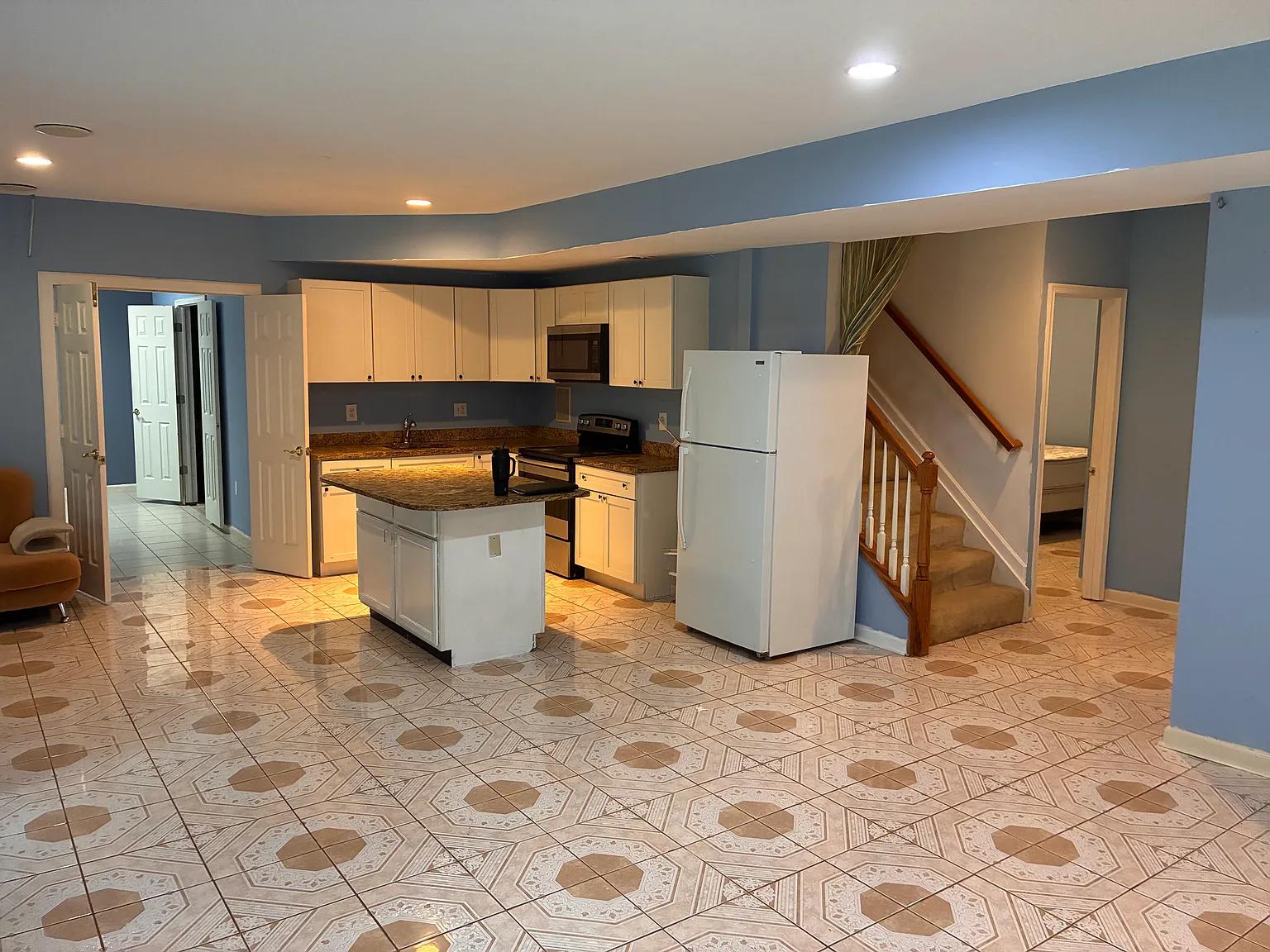 2 bed, $2,000 — Photo 4
