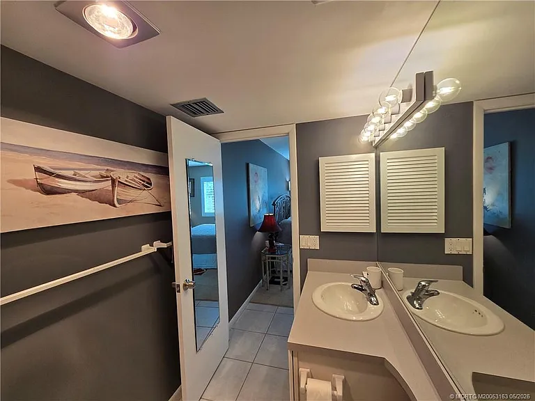 5564 NE Gulfstream Way — Photo 33