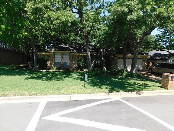 3rd image of 6749 Ridgewood Dr