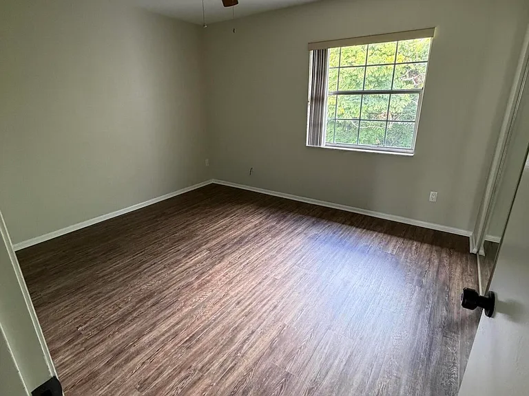 175 Yorktowne Dr #21 — Photo 9
