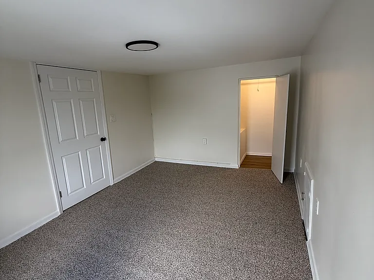425 W Grace St — Photo 16