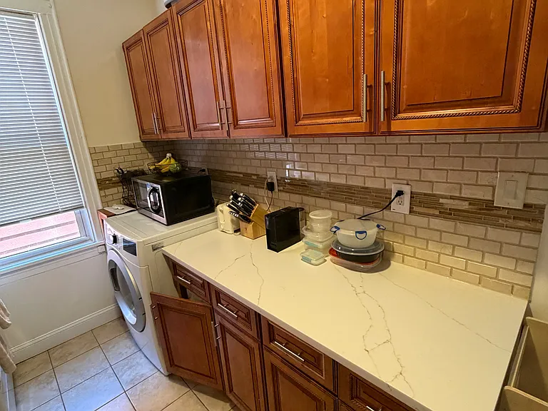 24-23 26th St #2 — Photo 4