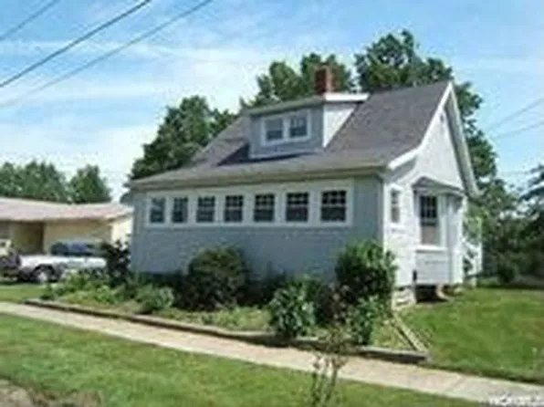 1837 E 298th St, Wickliffe, OH 44092
