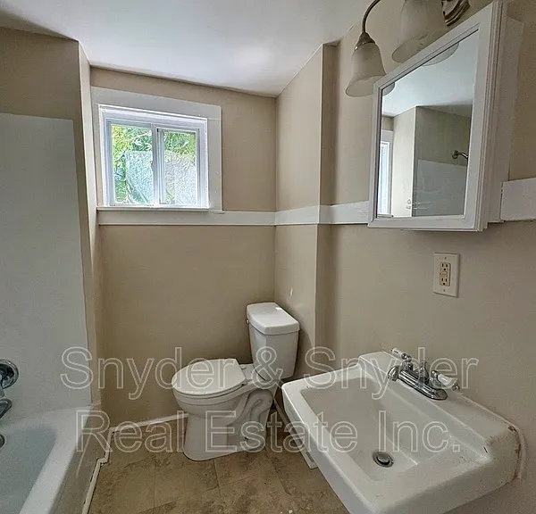 141 Fulton St — Photo 8