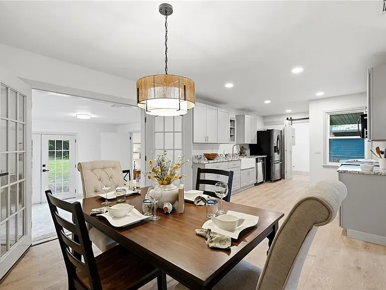 1079 Fairview Rd NW — Photo 6