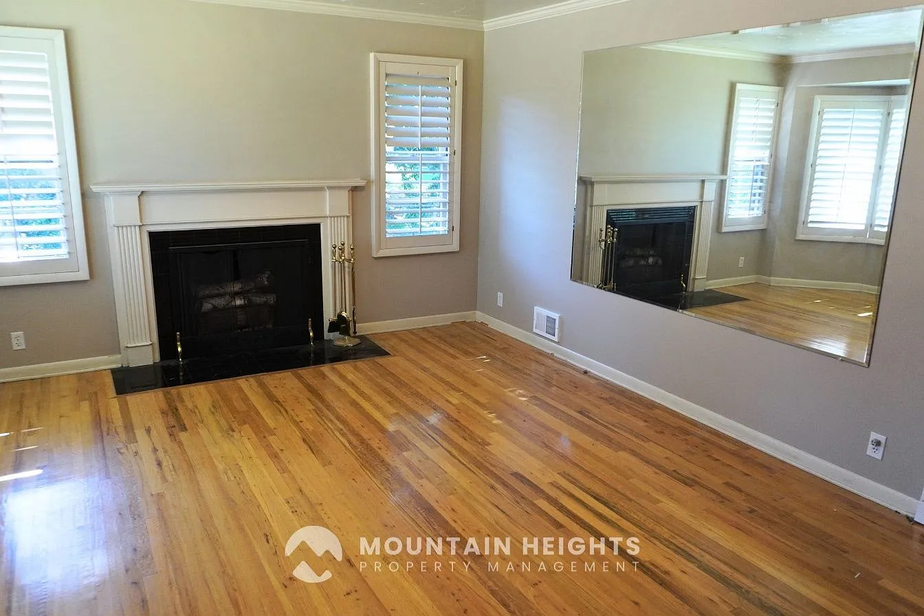 2 bed, 3.0 bath, 3000 sqft, $2,975 — Photo 4