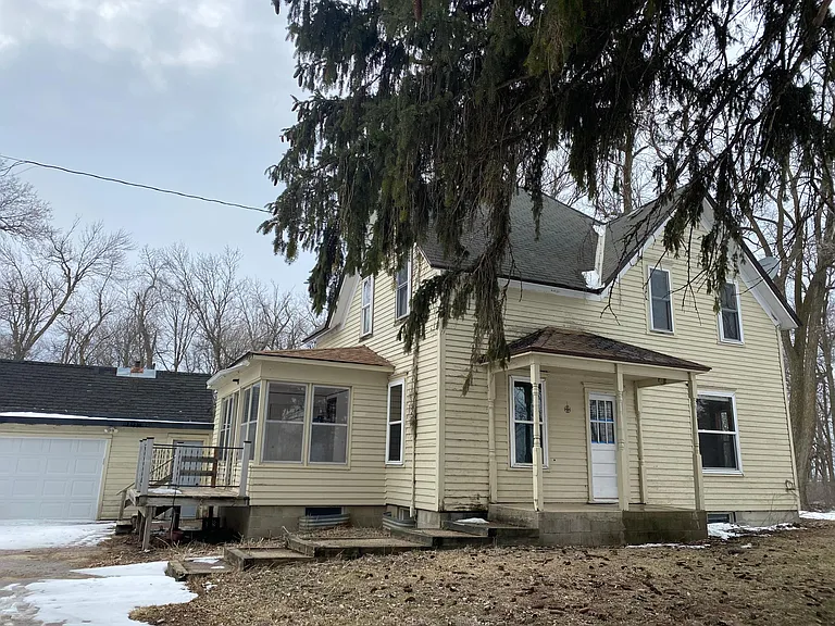 1445 County Rd E — Photo 1