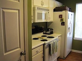 5th image of 4412 Westover Dr