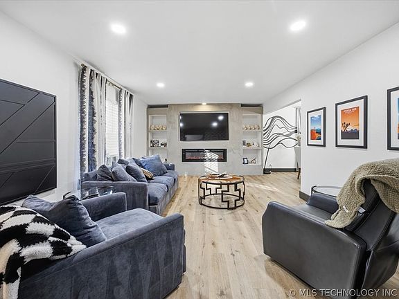 5th image of 2520 W Blackjack Ct N