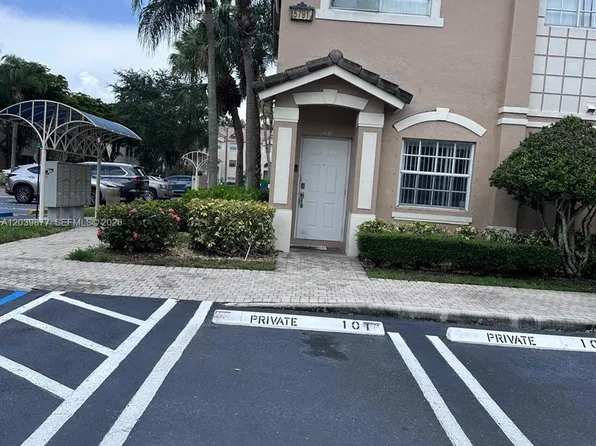 5791 NW 116th Ave APT 101, Doral, FL 33178