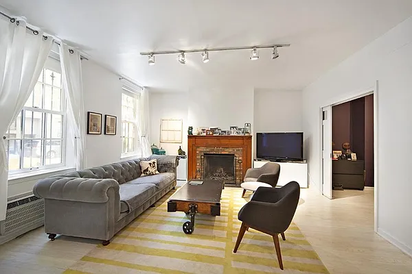 Rented by Town Residential | media 18