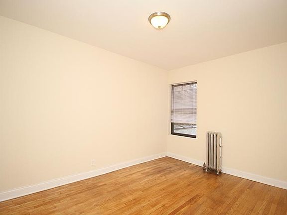 5th image of 6703 N Clark St APT 3