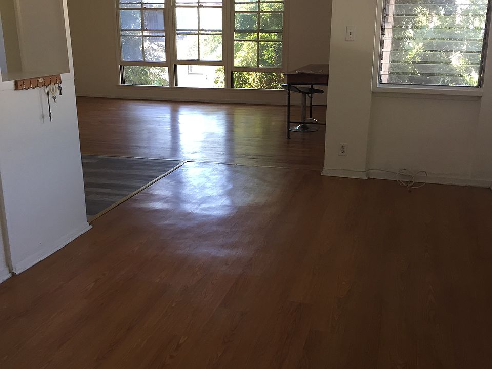 Entrance into apartment