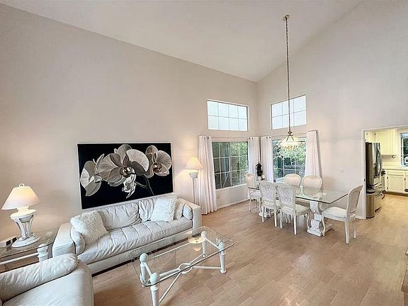 5th image of 446 W Avenue J12
