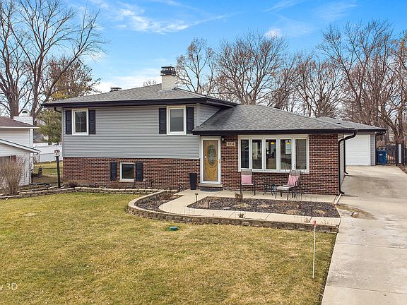 2nd image of 1004 Lakewood Dr