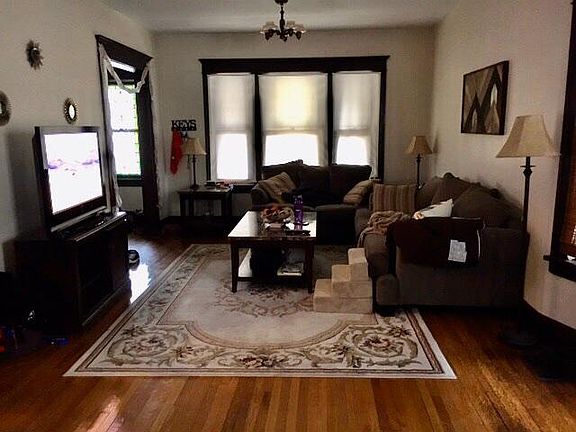 4th image of 418 W Delavan Ave #1