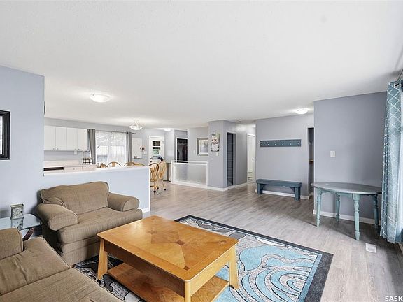 4th image of 304 4th AVENUE
