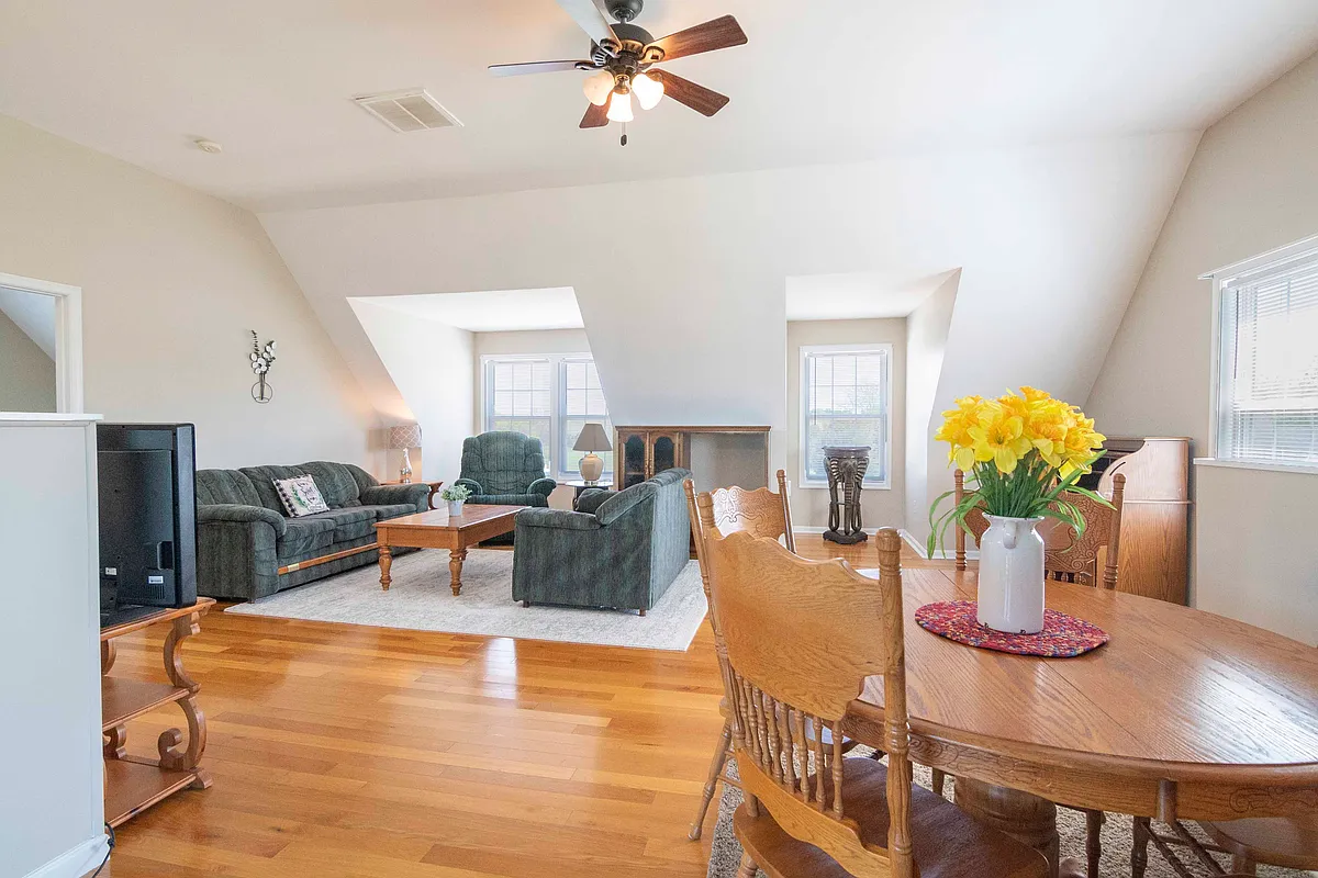Fully furnished - 348B Lantz Rd #B