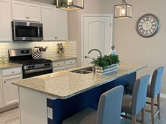 4th image of 9915 Marbella Dr