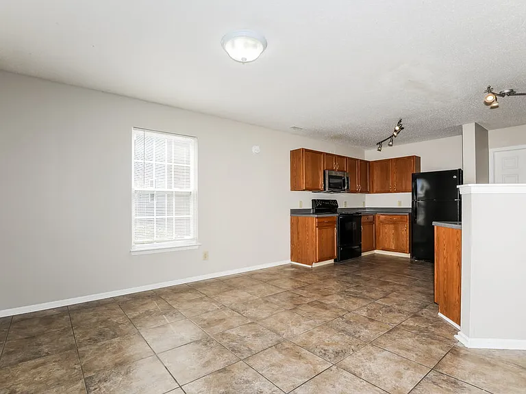 2837 Ludwig Dr — Photo 7