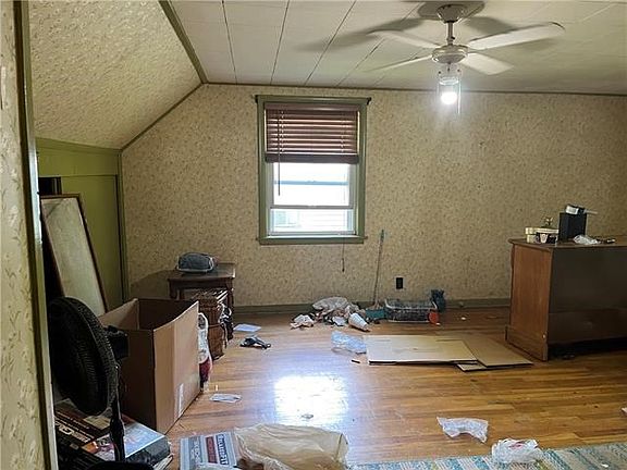 3rd image of 5112 N Forest Ave