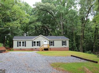 2713 Brays Lake Rd, Royston, GA 30662