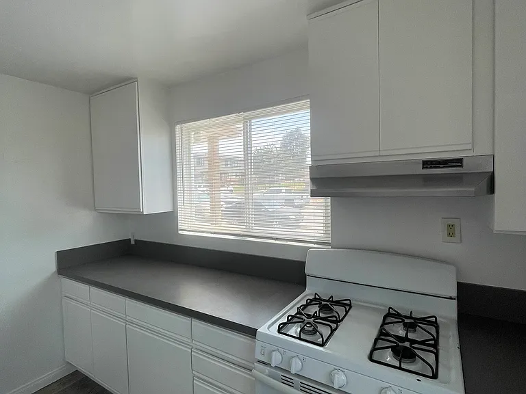 6604 Kelly St — Photo 13