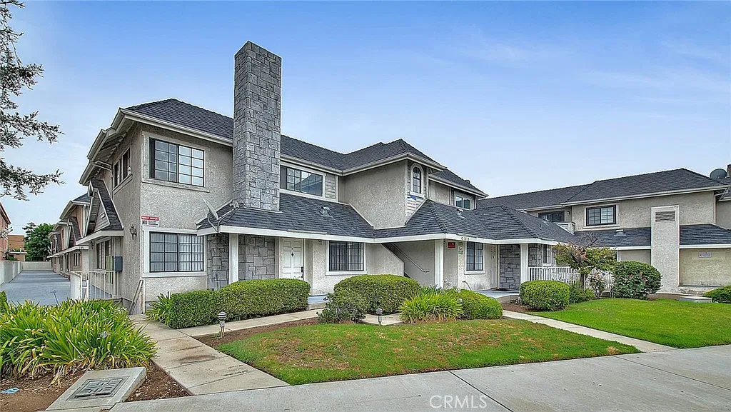2 bed, 1005 sqft, $2,850 — Photo 1