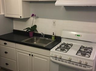 2303 Carpenter Ave APT 3, Des Moines, IA 50311