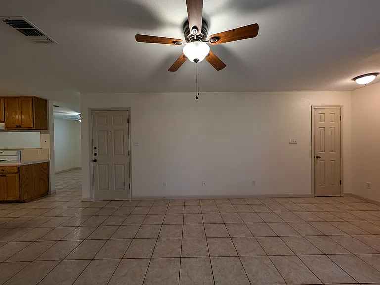 1134 Misty Acres Dr — Photo 8
