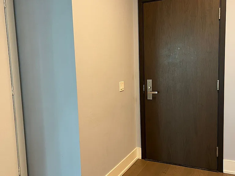 1 Yorkville Ave #4401 — Photo 3