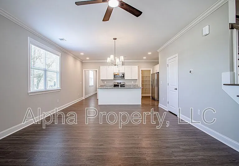 121 Remount Way — Photo 3