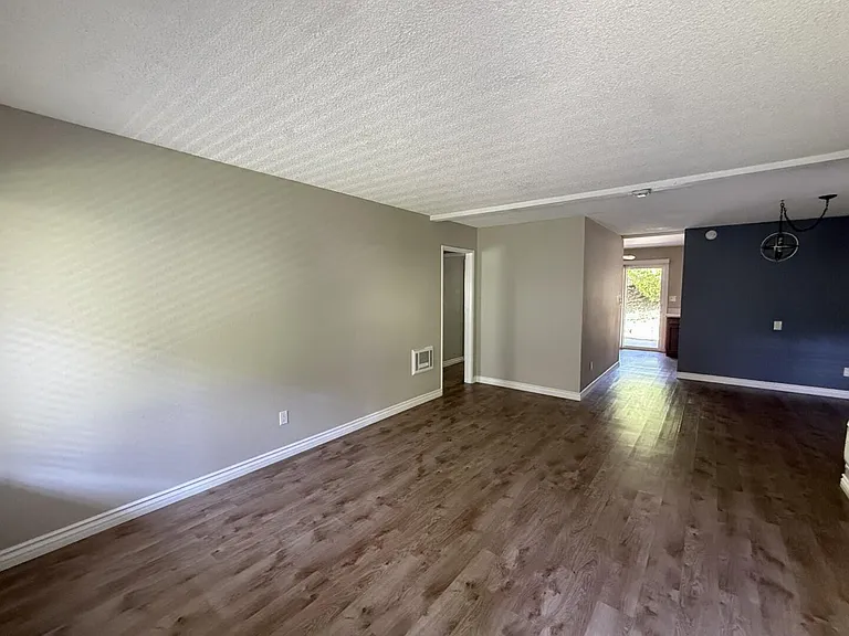 23732 Hillhurst Dr #73 — Photo 7