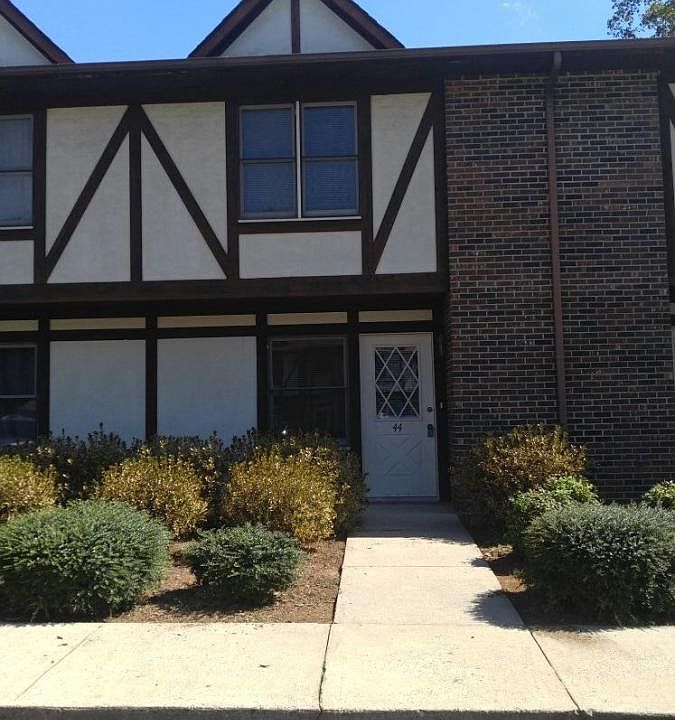 1st image of 100 W 17th St APT 44